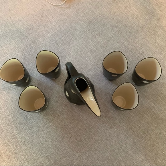 Vintage 1950’s MCM Atomic Matte Black Polka Dot Pitcher & 6 Glasses Signed - Picture 4 of 11